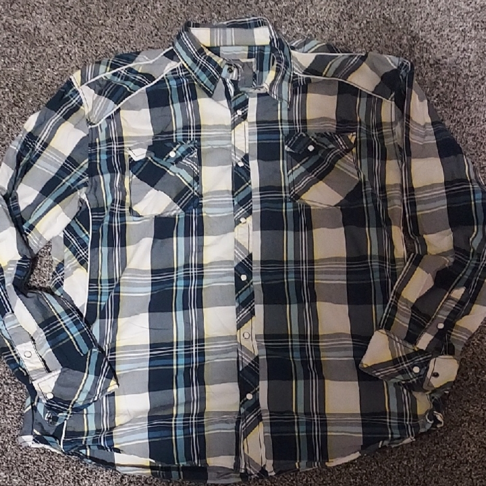 Men's BKE Navy and White Plaid Button Down Shirt.